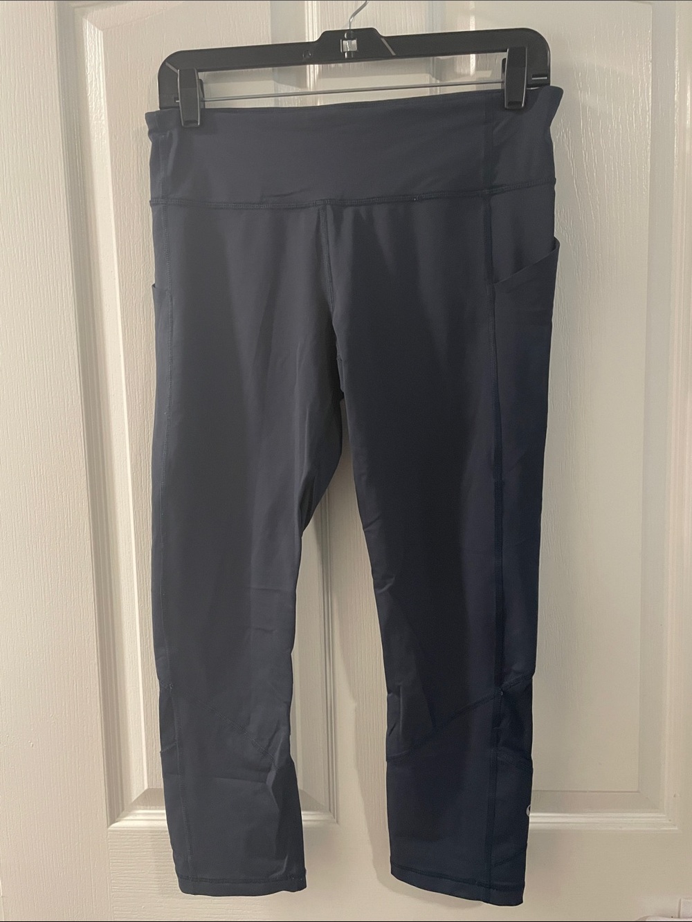 lululemon navy performance capri with logo
